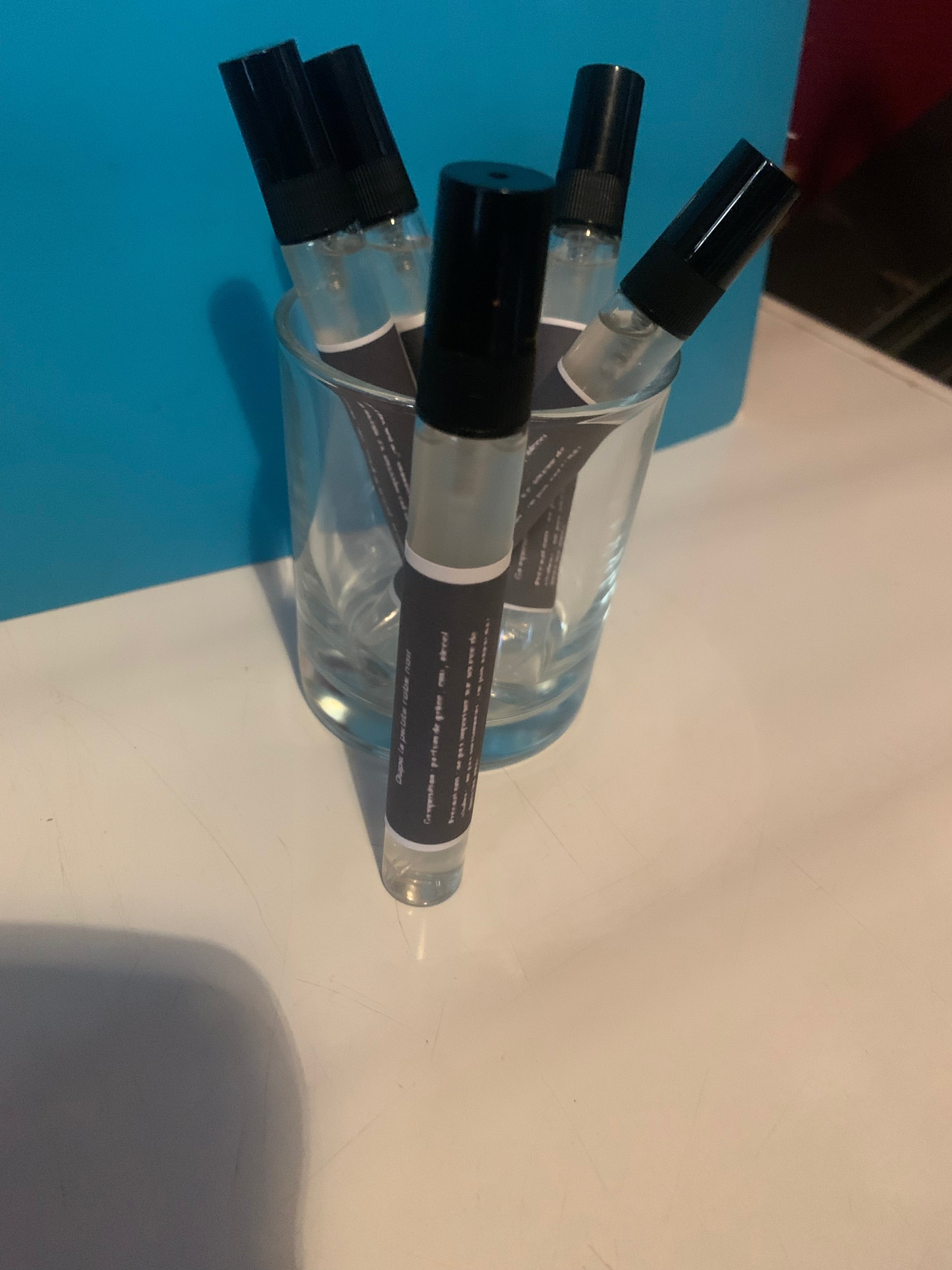Parfum femme ( dupe la petite robe noir )
